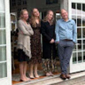 Meet your Posher, Wayne r